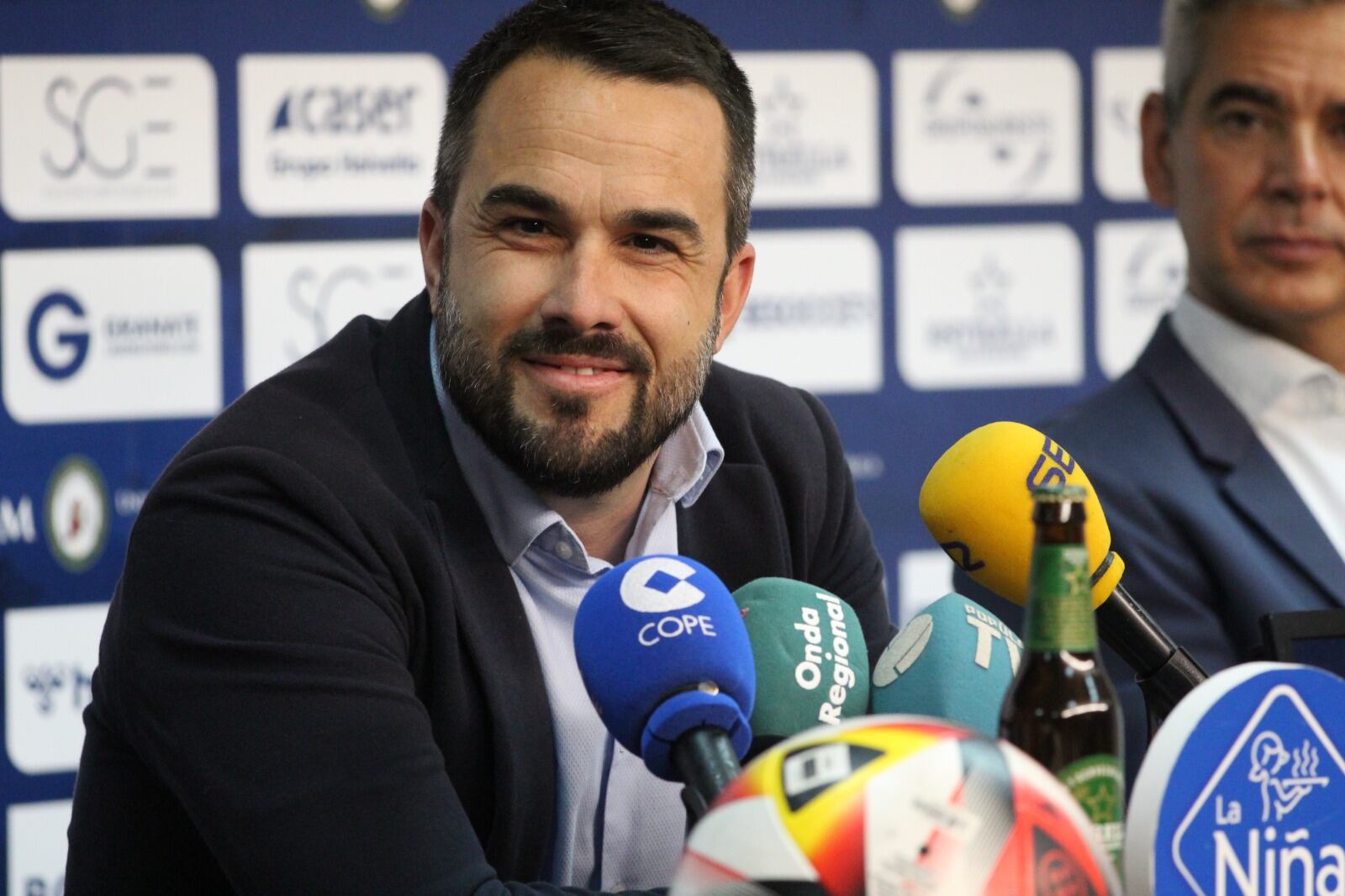 Álvaro Muñoz en su presentación como director deportivo universitario