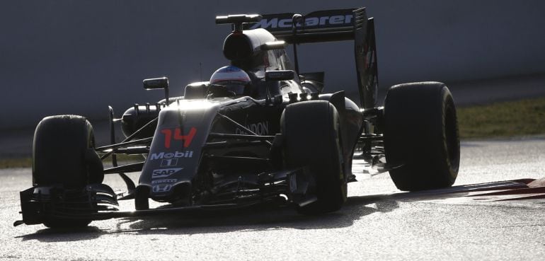 Fernando Alonso, durante los entrenamientos de Montmeló.