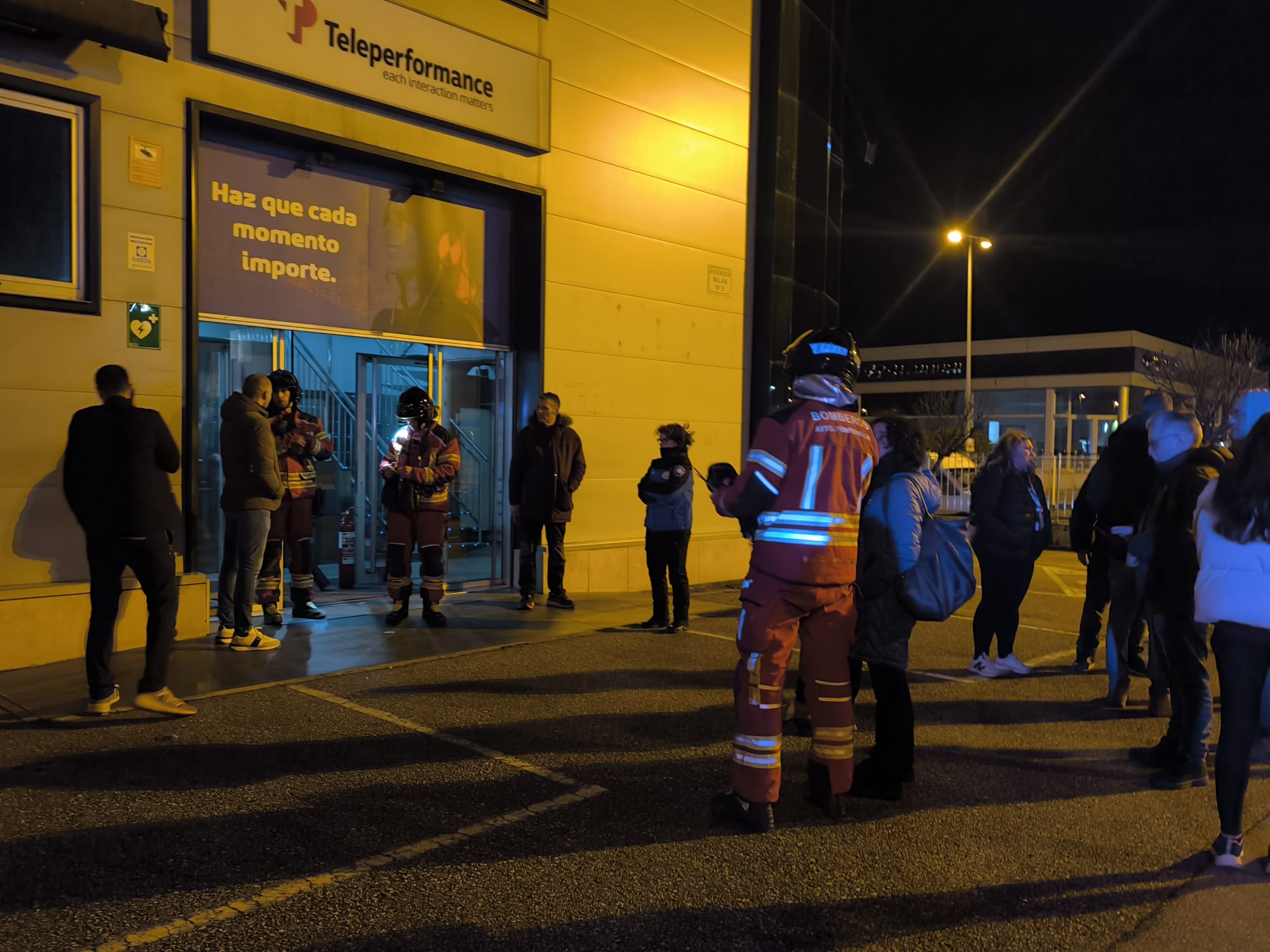 Trabajadores desalojados en Teleperformance