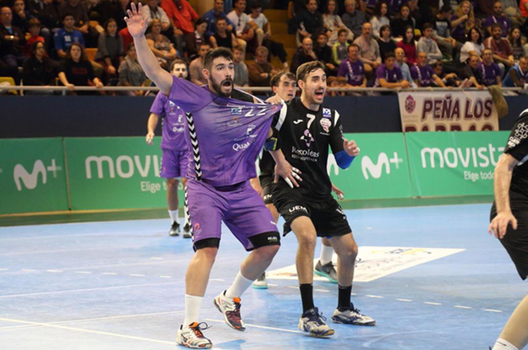 El pivote Javi García está en la agenda del Ademar