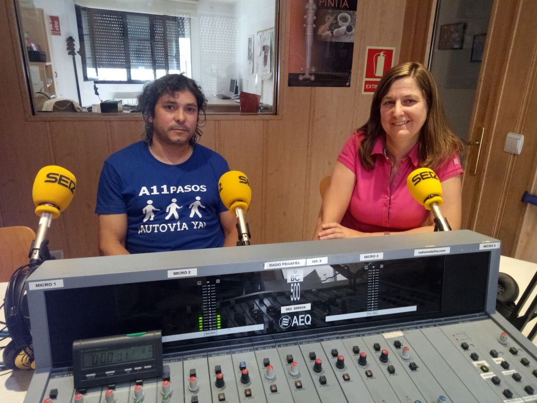 Miembros de la plataforma A11 Pasos en Radio Peñafiel