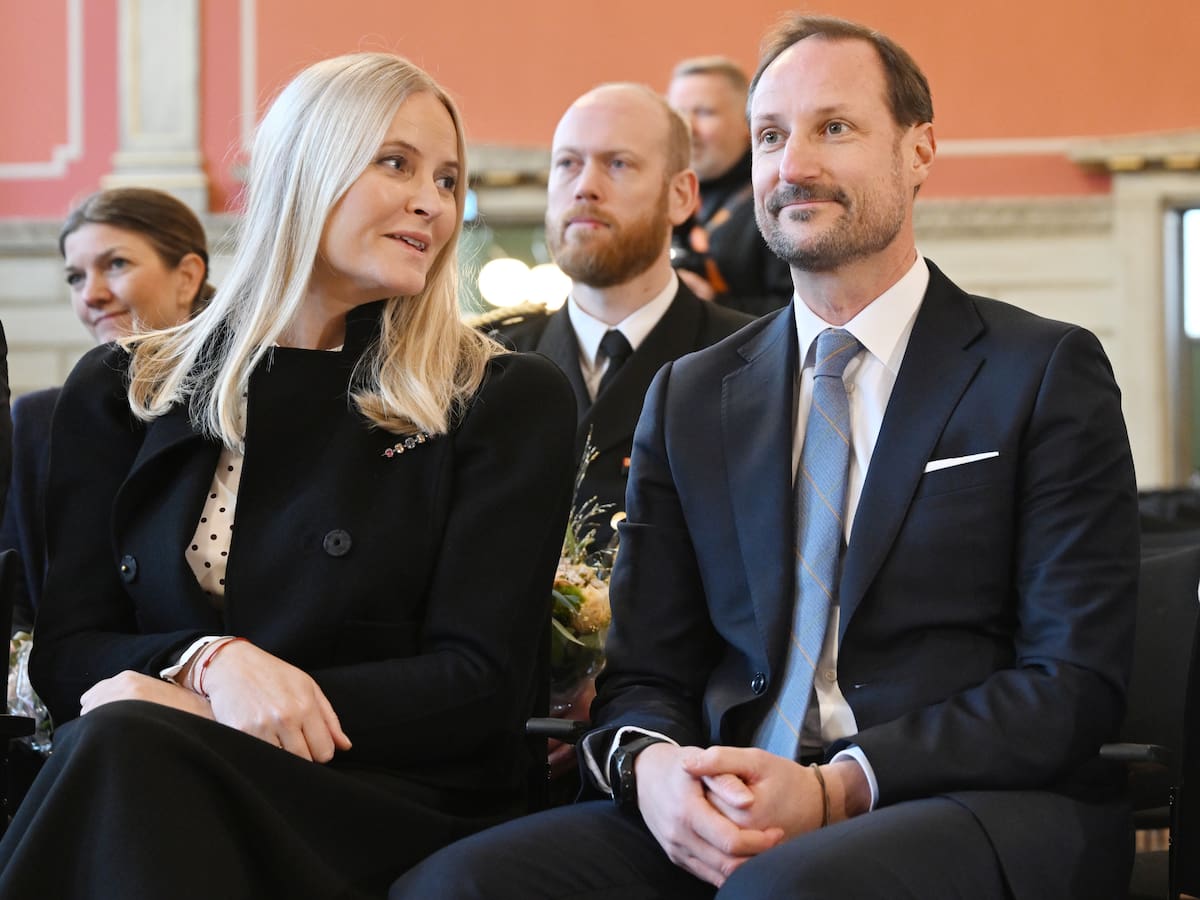 "París es una buena ciudad para el adulterio": los mensajes de Epstein que ponen en jaque una de las grandes monarquías europeas