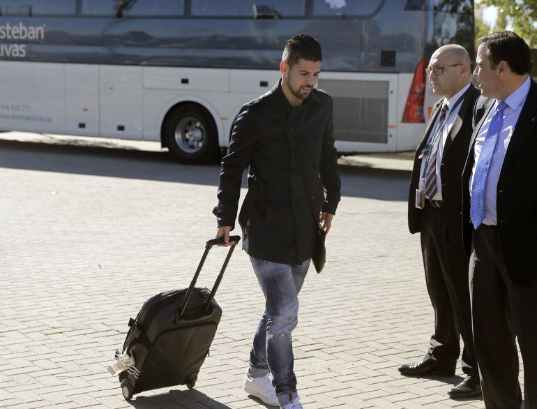 Nolito a su llegada a Las Rozas, donde el combinado nacional permanece concentrado para afrontar el amistoso contra Bélgica, el martes en Bruselas.