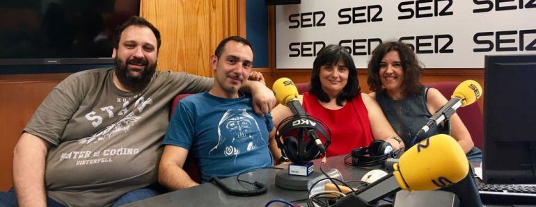 Rubén Caballero, Gabriel Rodriguez, María José Ruiz, y Atantxa Castaño. Equipo de Ciencia a la Carta