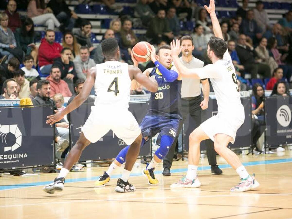 UDEA Algeciras vuelve a la senda de la victoria (68-50)