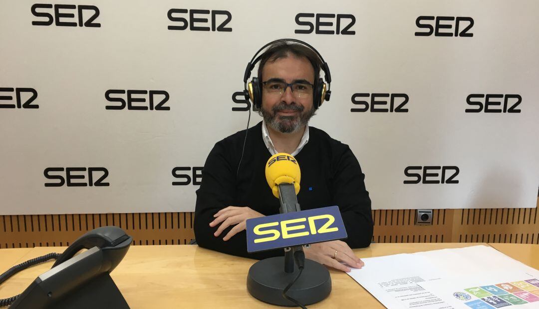 Pedro Rivera en los estudios de Radio Murcia