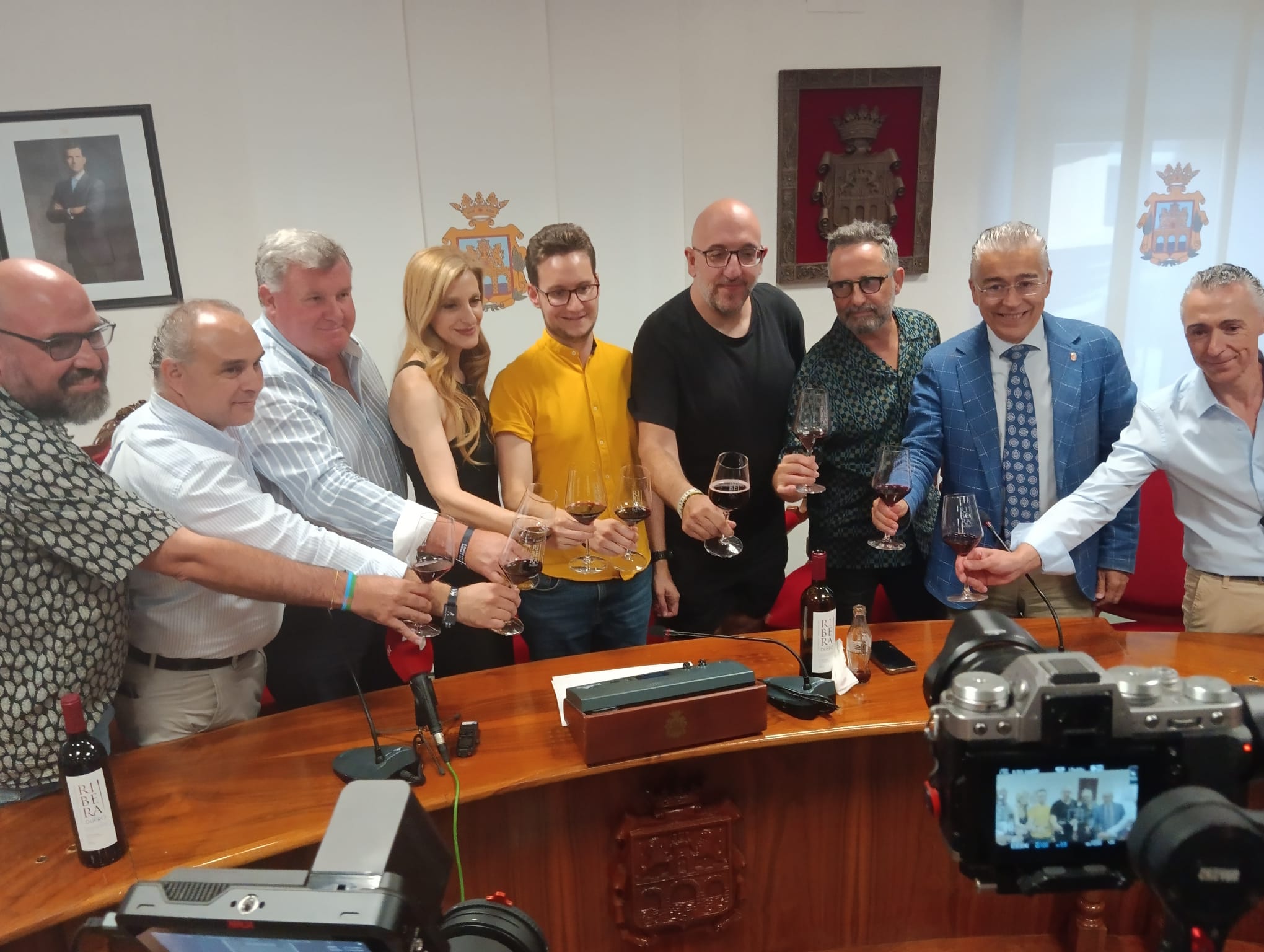 El brindis con Ribera no faltó en la presentación