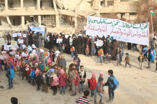 &quot;No somos números, somos el futuro de Siria. Sálvadnos de la muerte y del asedio. Salvad el futuro&quot;.