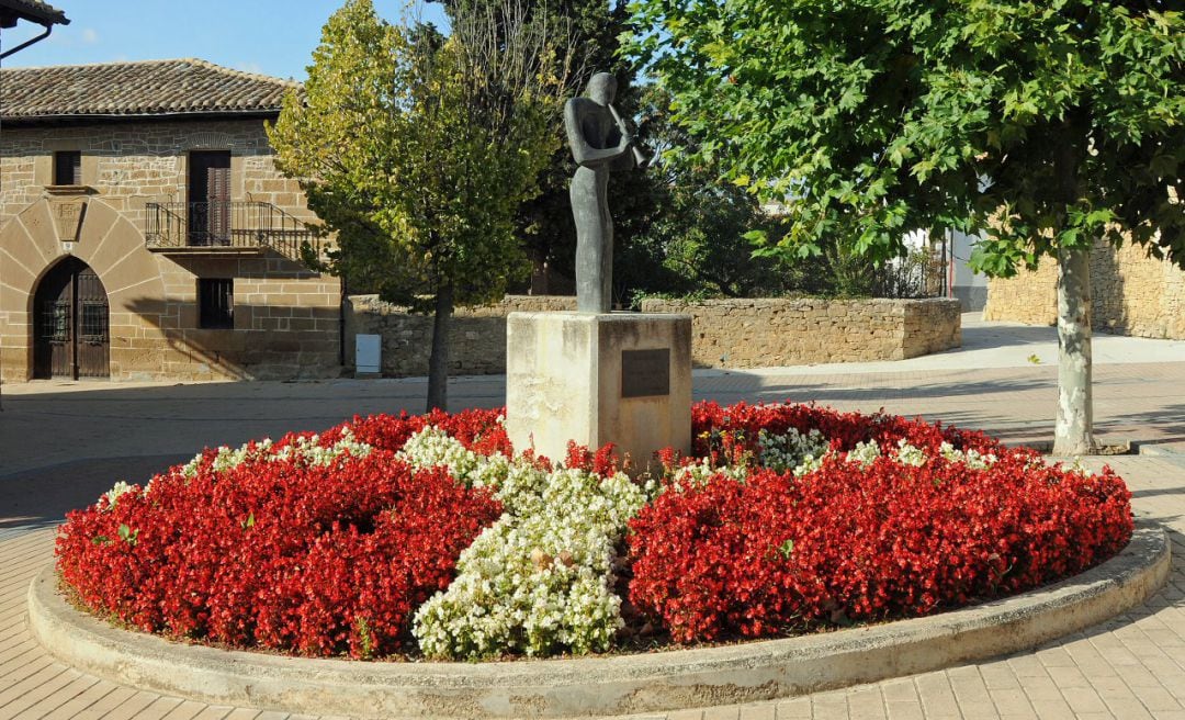 Plaza del maestro Turrillas en Barásoain