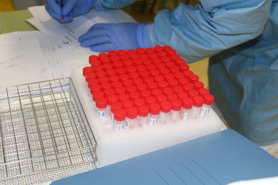 Los hospitalizados bajan a siete, cinco en la planta Covid y dos en Cuidados Intensivos del Molina Orosa.