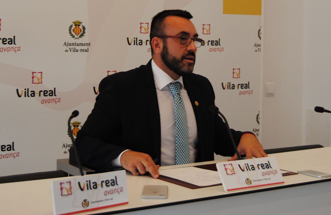 El alcalde de Vila-real, José Benlloch, en una rueda de prensa
