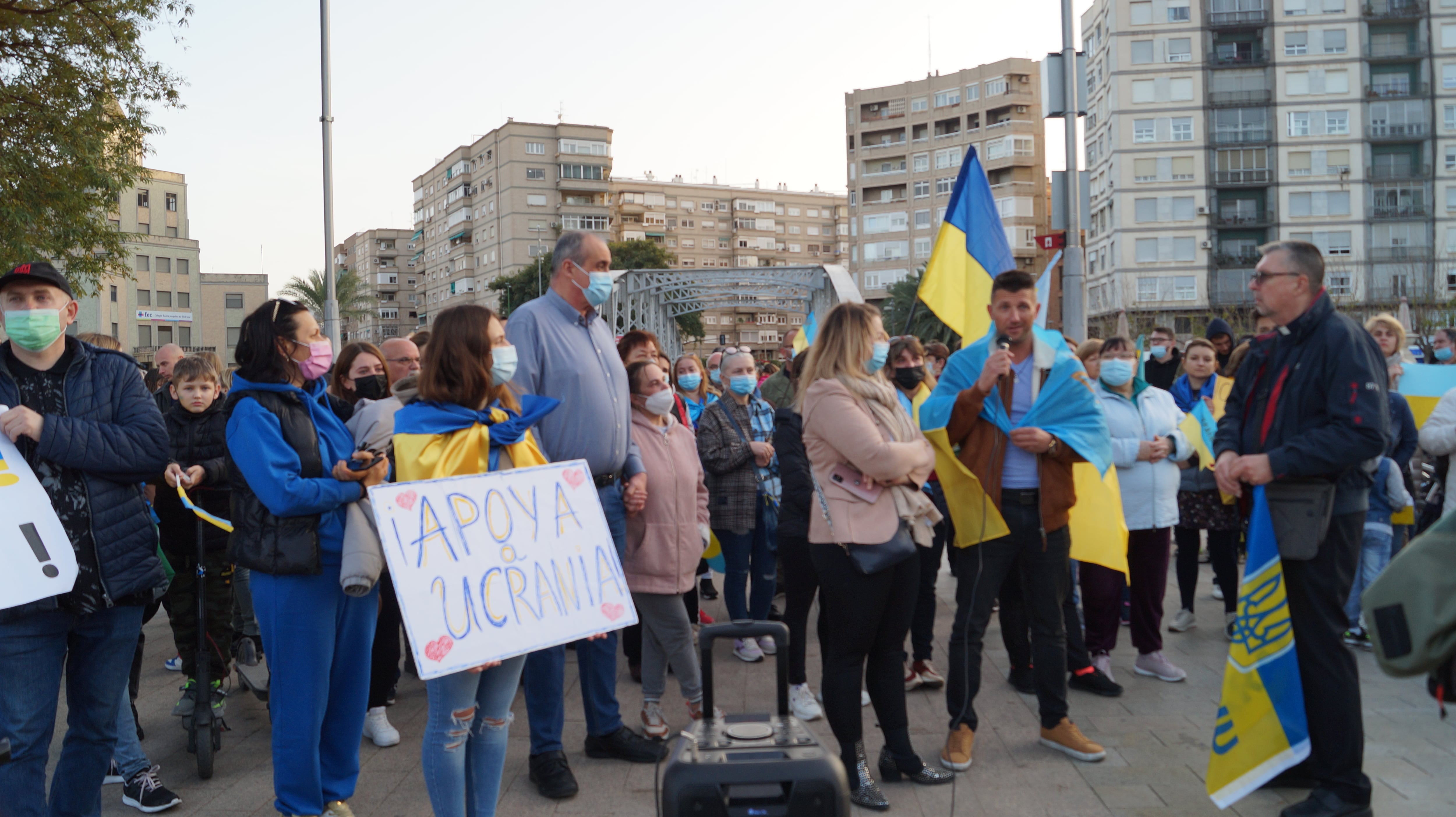 Durante la concentración, se han leído diferentes manifiestos y se han entonado canciones tradicionales de Ucrania