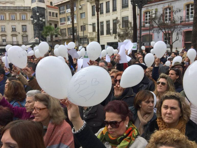 Concentración en Huelva a favor de la prisión permanente revisable.
