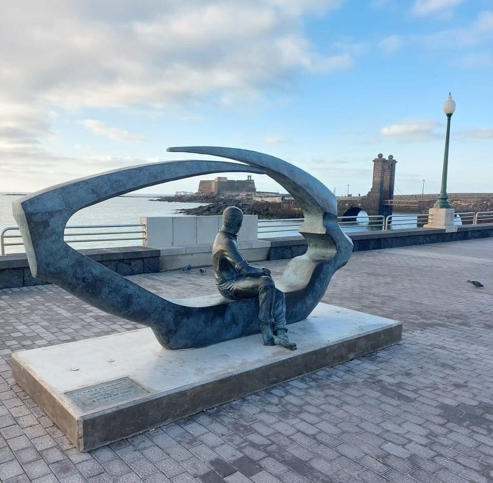 Escultura de César Manrique en Arrecife, capital de Lanzarote.