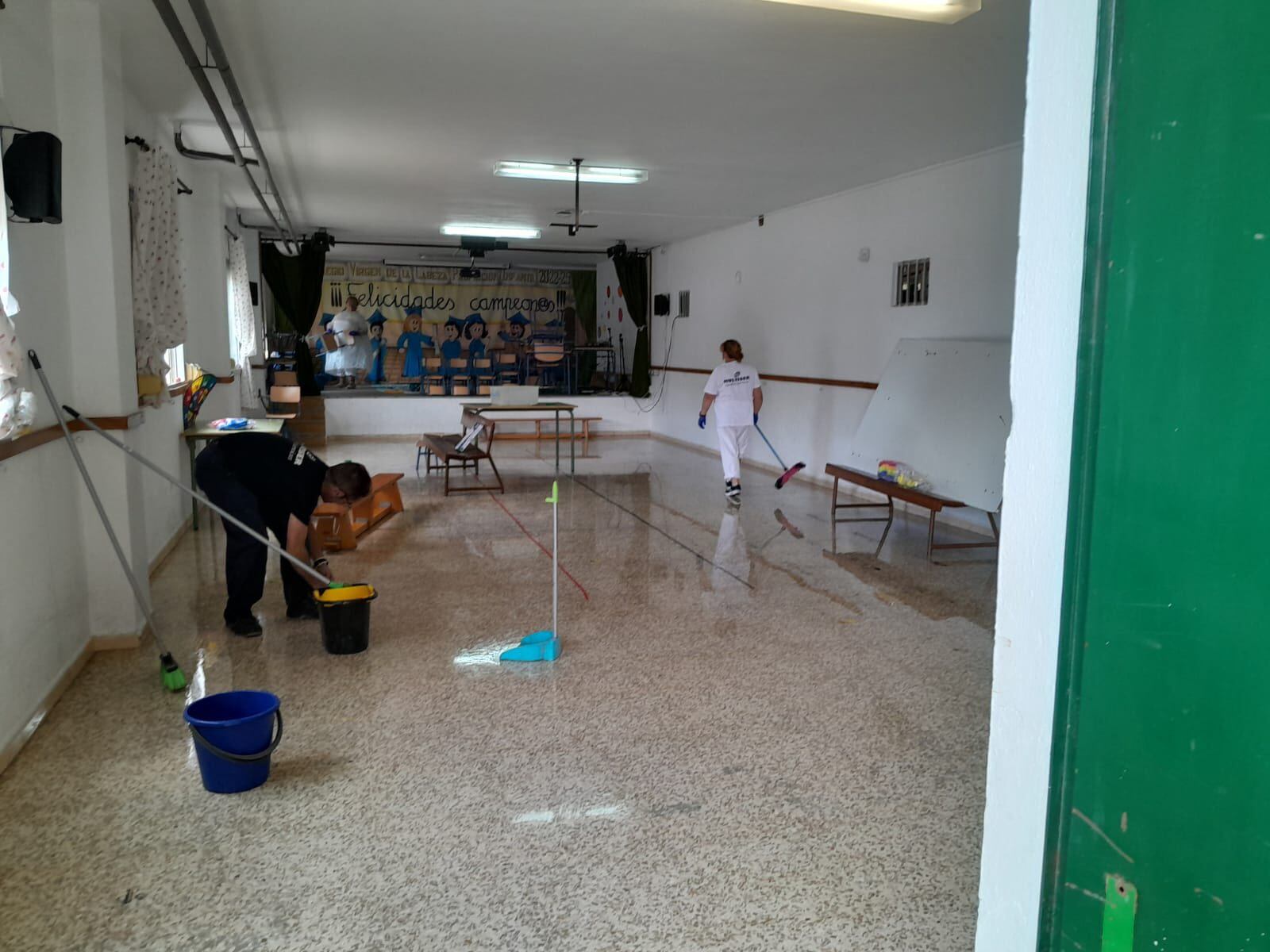 Limpieza en el CEIP Virgen de la Cabeza