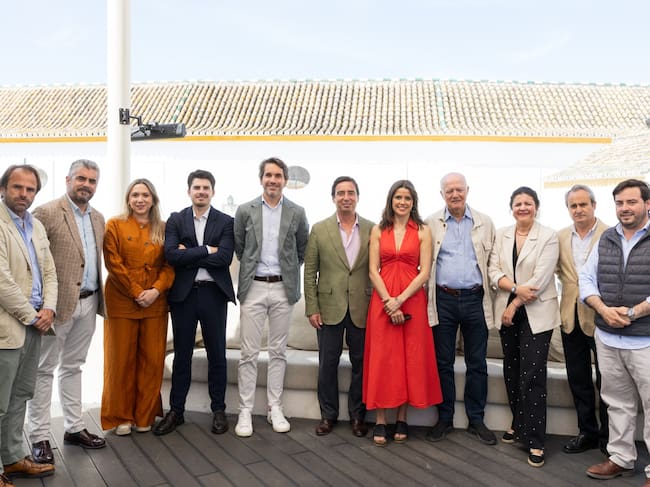 En la imagen, buena parte del jurado del nuevo premio taurino instituido por Malandro