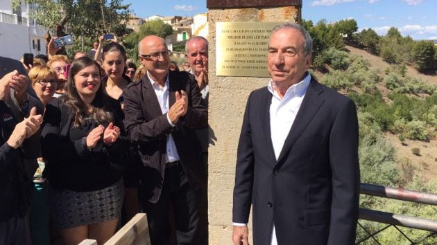 Perales en la inauguración de su monumento en Castejón en septiembre de 2017.