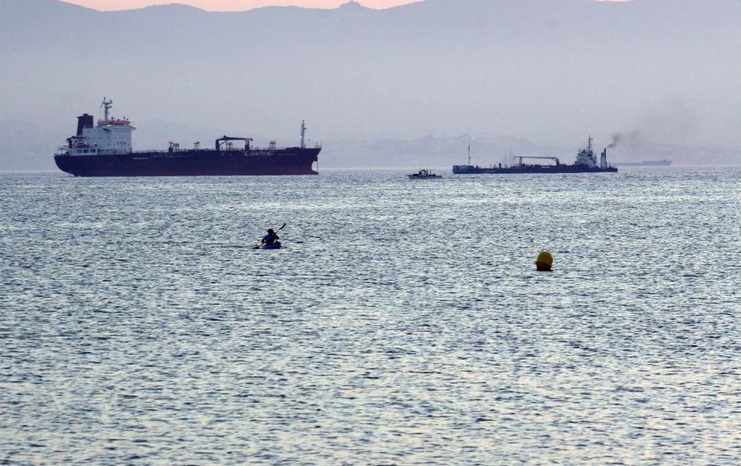 Tráfico marítimo en el Estrecho de Gibraltar.