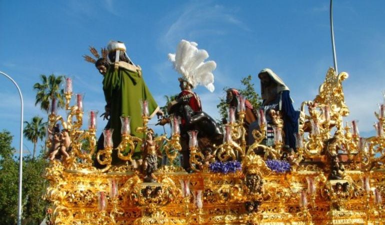 El paso de misterio del Señor del Soberano Poder ante Caifás en la tarde del Lunes Santo