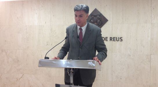 Enrech, a la roda de premsa on anunciava el recurs del consistori.