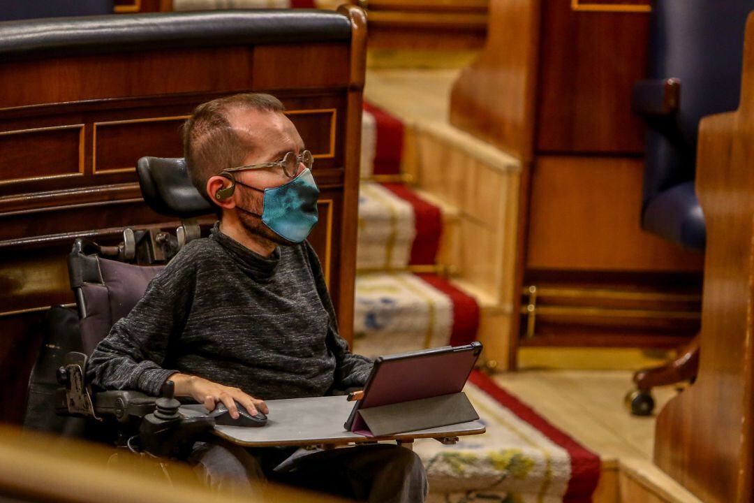 El portavoz parlamentario de Unidas Podemos, Pablo Echenique, durante una sesión plenaria en el Congreso de los Diputados, en Madrid, a 30 de noviembre de 2020.