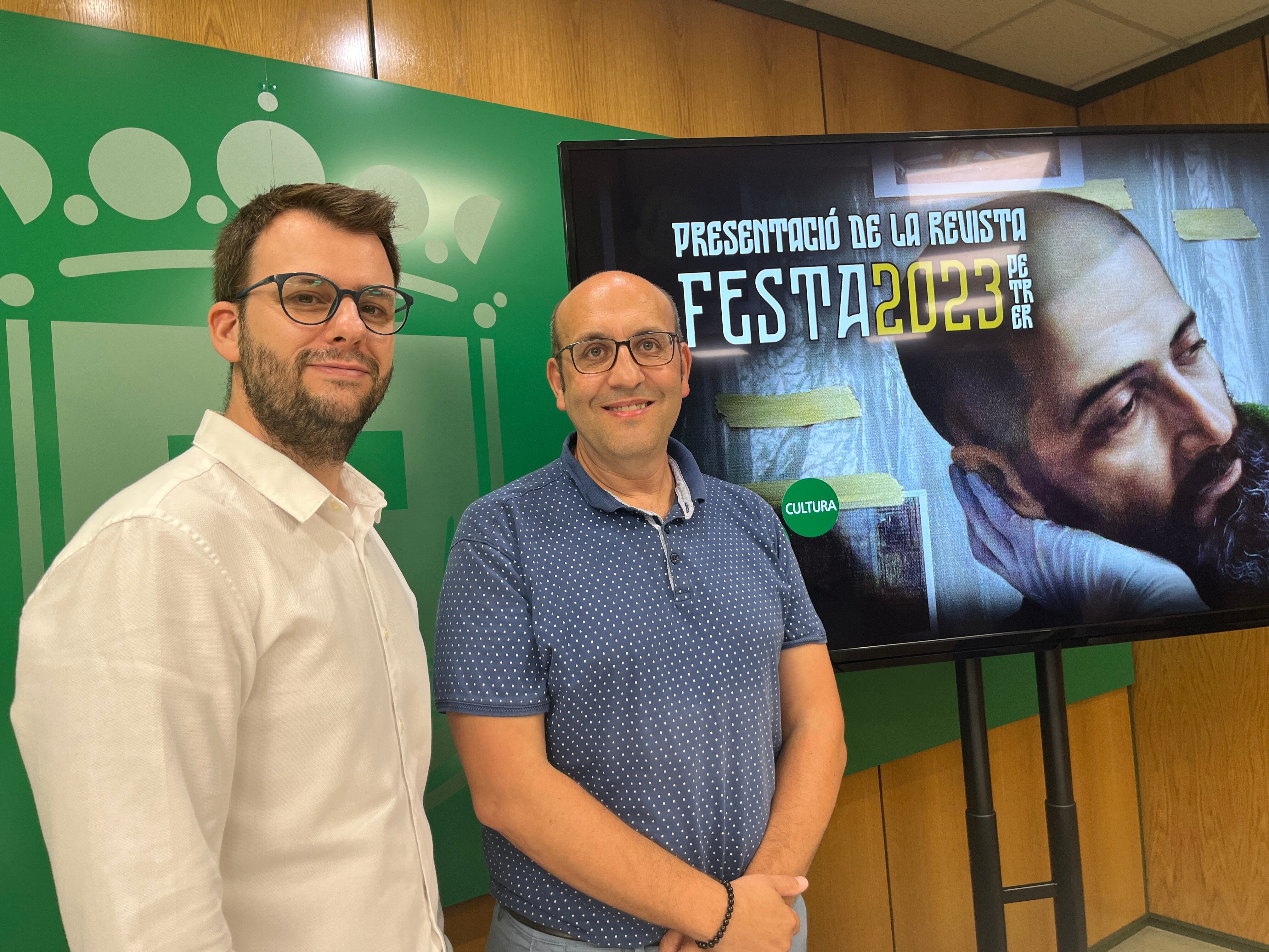 Fernando Portillo, concejal de Cultura, y Fernando Tendero, coordinador de la revista FESTA, en la presentación.