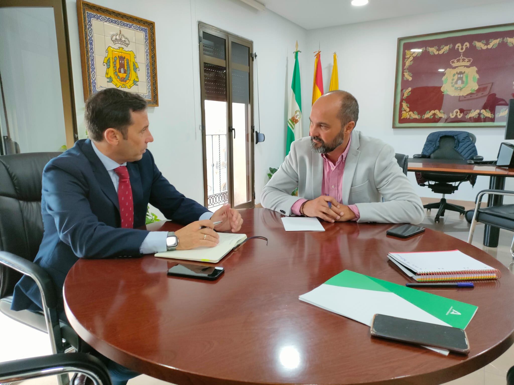 Javier Rodríguez Ros, subdelegado de la junta en el Campo de Gibraltar y Miguel Alconchel, alcalde de Los Barrios.