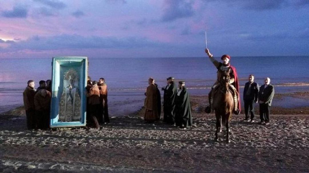 Imagen de archivo de la representación en la playa del Tamarit