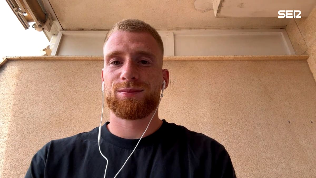David Vicente y la opción de seguir en el Real Murcia: “¿A quién no le gustaría? Estoy muy a gusto, pero toca centrarse en el presente"