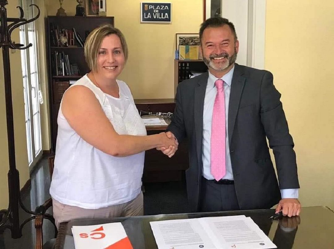 Firma del pacto PP-Cs en Daganzo