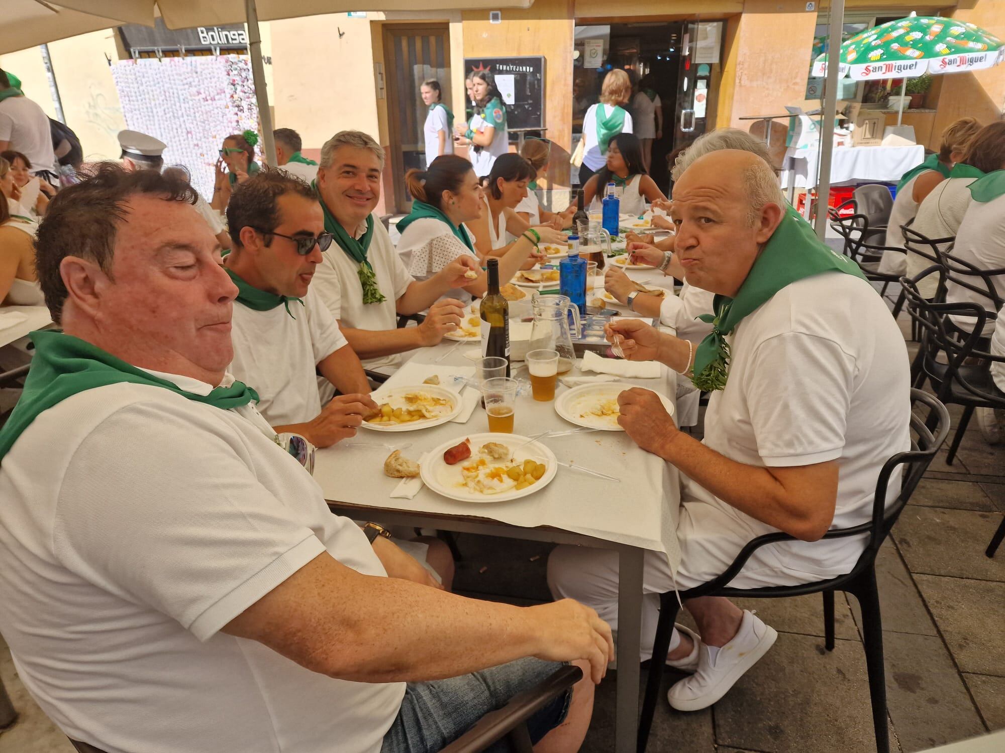 Almuerzos en la mañana del 9 de agosto