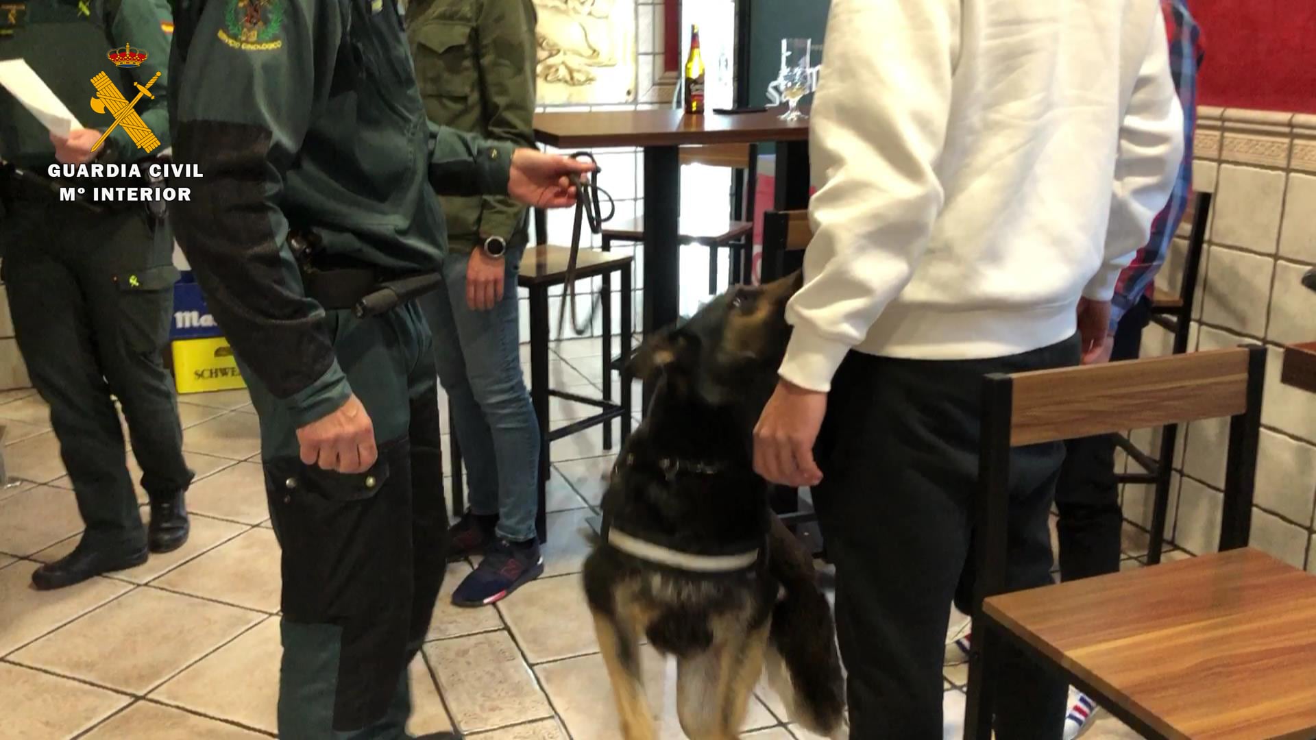 Dos detenidos en un pub de Calahorra por resistencia grave y atentado a los agentes de la autoridad