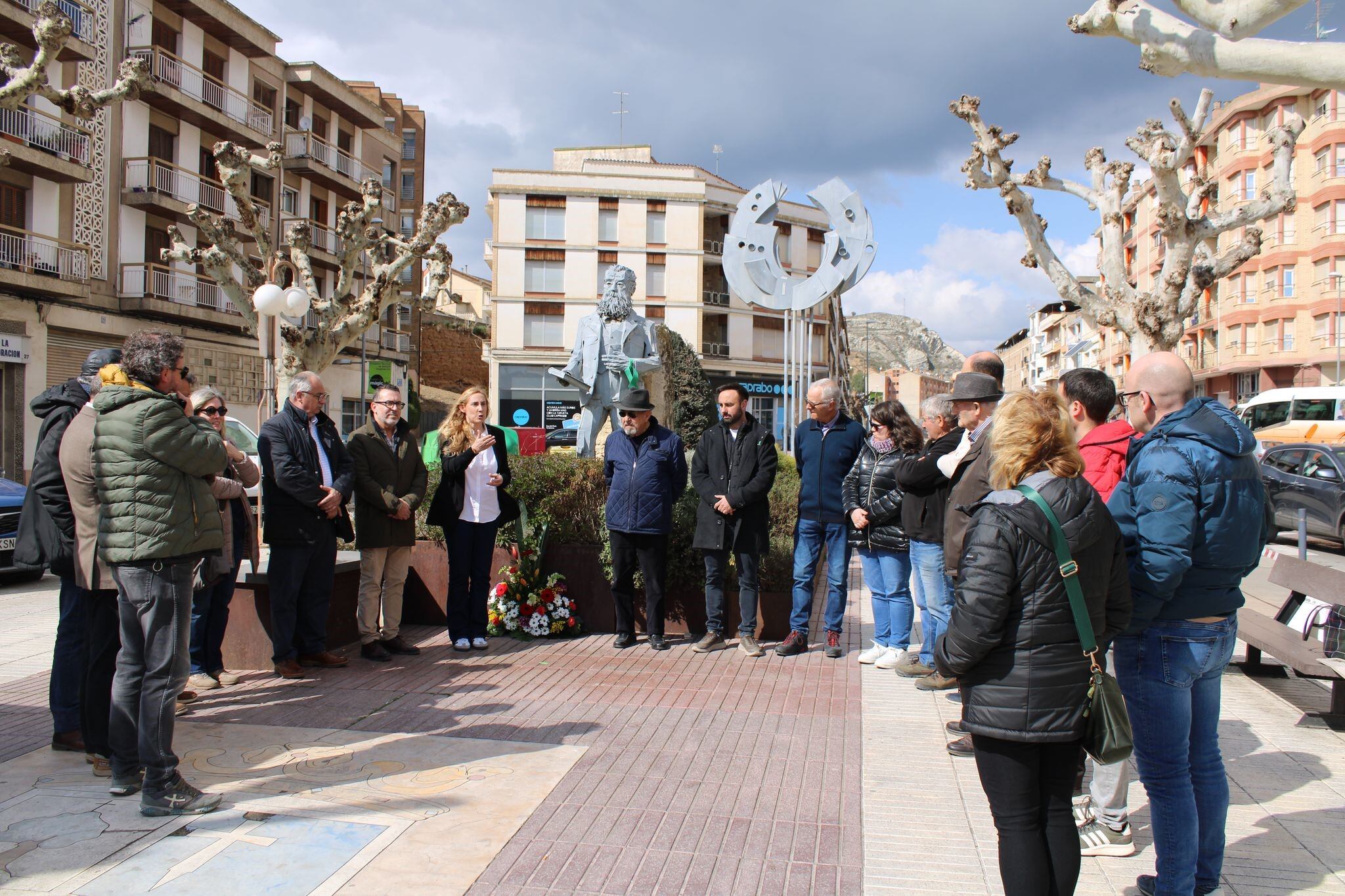 La alcaldesa Sandra González se dirige a los asistentes