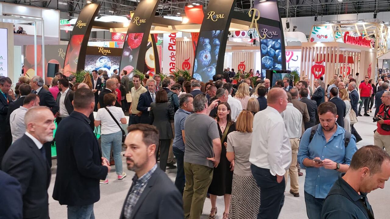 Expositores de las Cooperativas Agroalimentarias de Granada en la feria Fruit Attraction de Madrid 2022