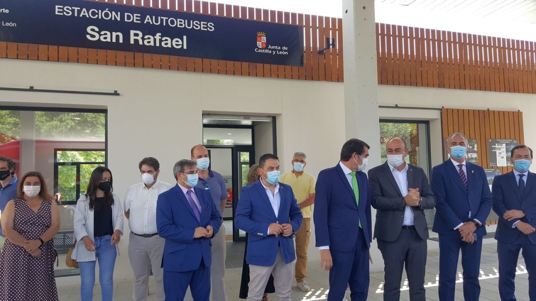 Visita del consejero de Fomento a la estación de El Espina