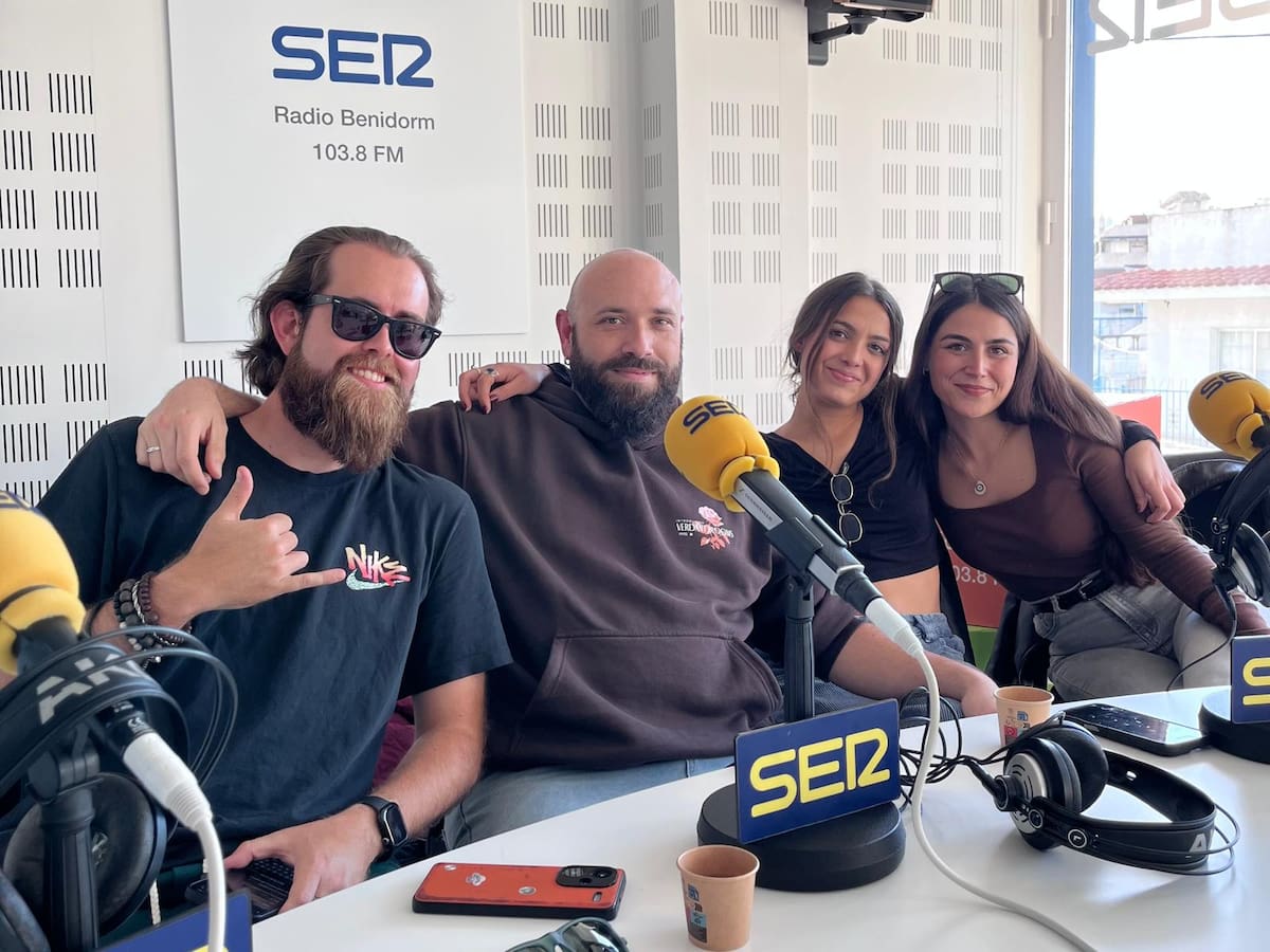 Benidorm Memeshit: reporteros artificiales, un barco pirata en Levante o la hucha de Serra Gelada