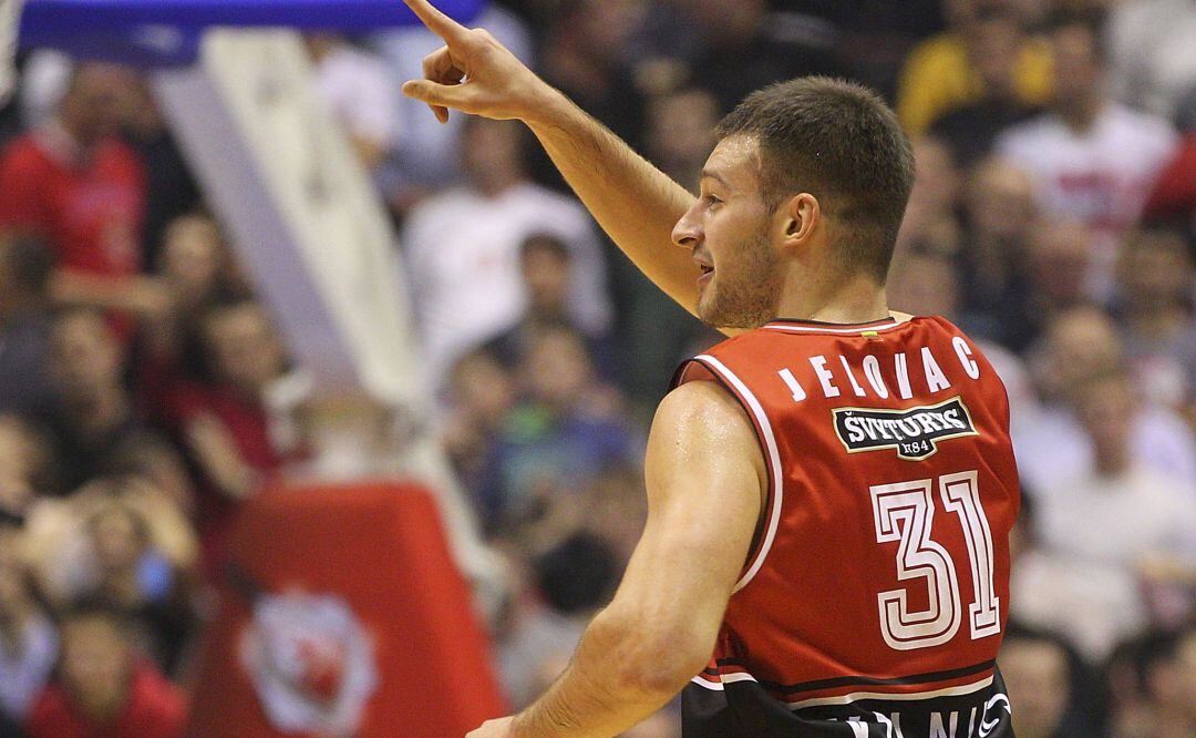  Stevan Jelovac, durante un partido entre el Estrella Roja y el BC Rytas. 