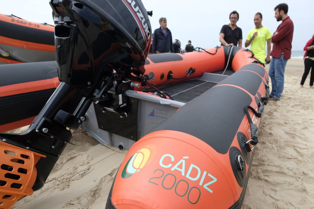 Presentación del nuevo equipamiento del servicio de salvamento en Cádiz