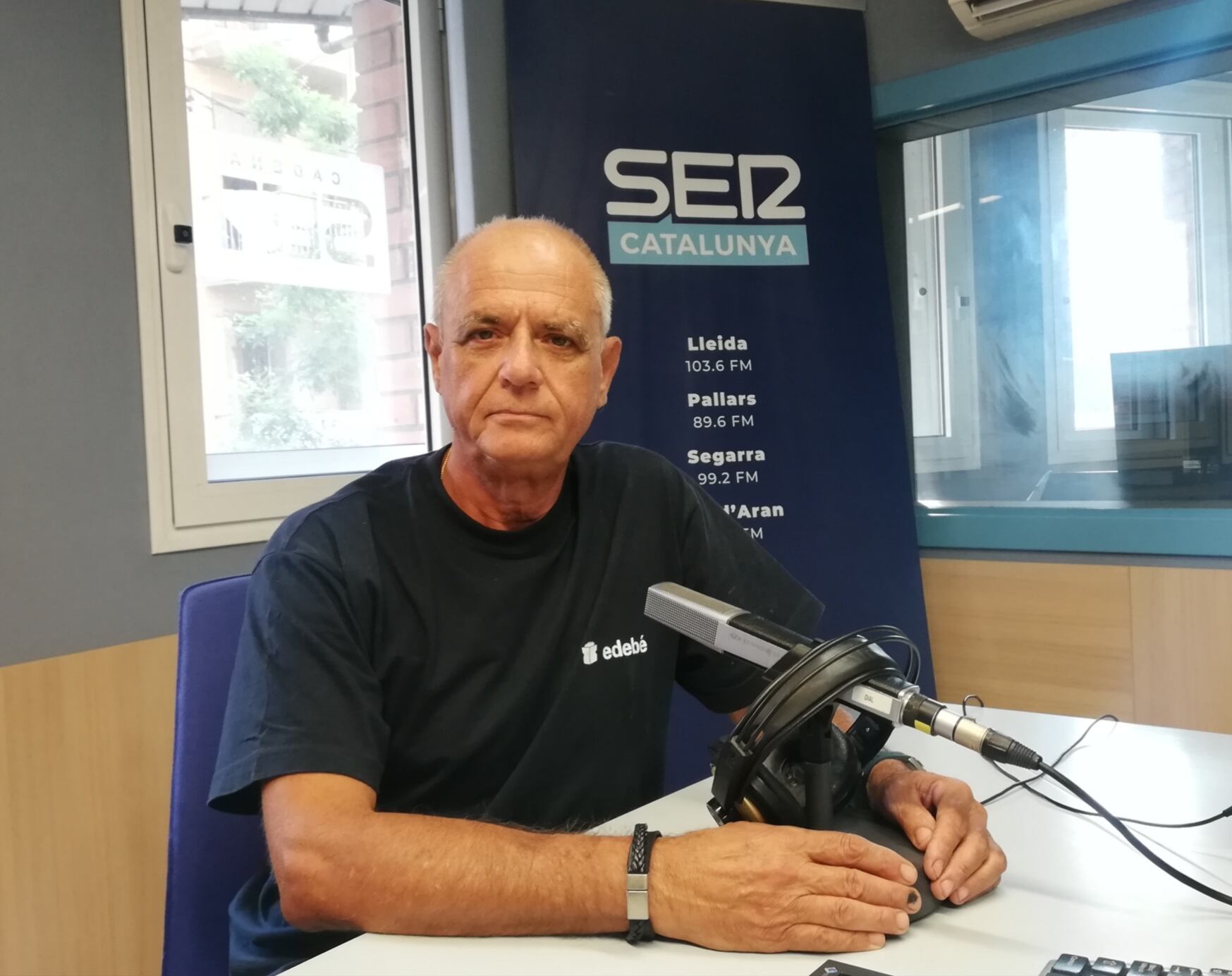 El president de la Federació d'Associacions de Veïns de Lleida, Toni Baró, durant l'entrevista a Ràdio Lleida.