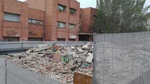 Otra de las fotos en las que se ve la proximidad de las obras y el edificio de la EOEP