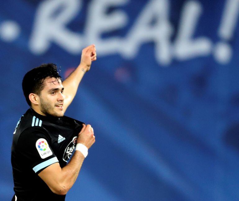 Maxi Gómez celebra el gol que marcó en San Sebastián