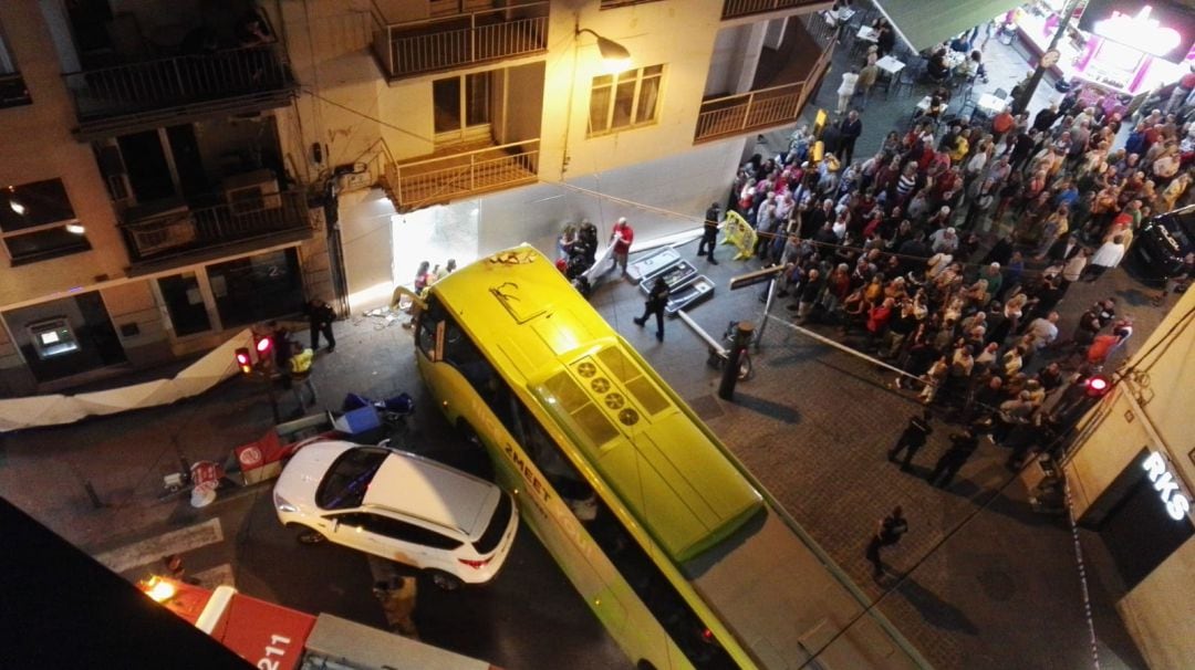 El autobús siniestrado que ha arrollado a una joven en Benidorm