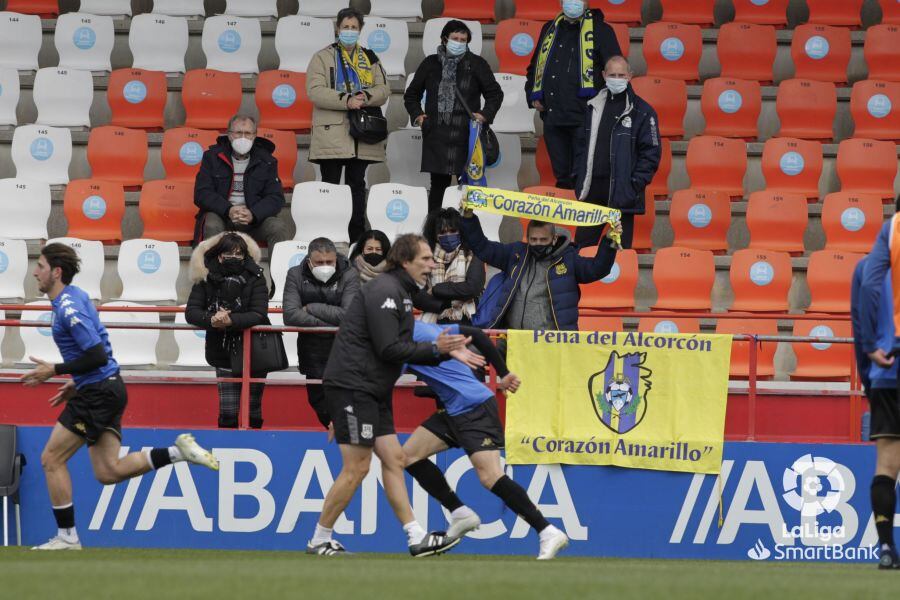 Calentamiento de los jugadores del Alcorcón antes de enfrentarse al Lugo