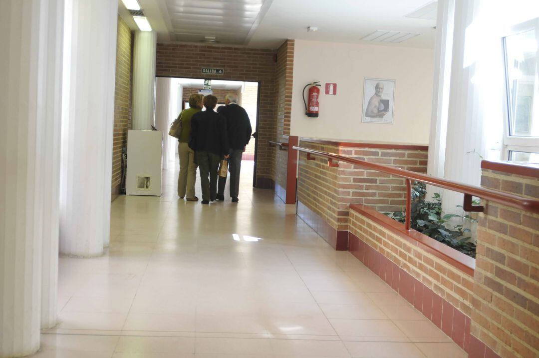 Interior de la zona de consultas externas del Hospital General de Segovia