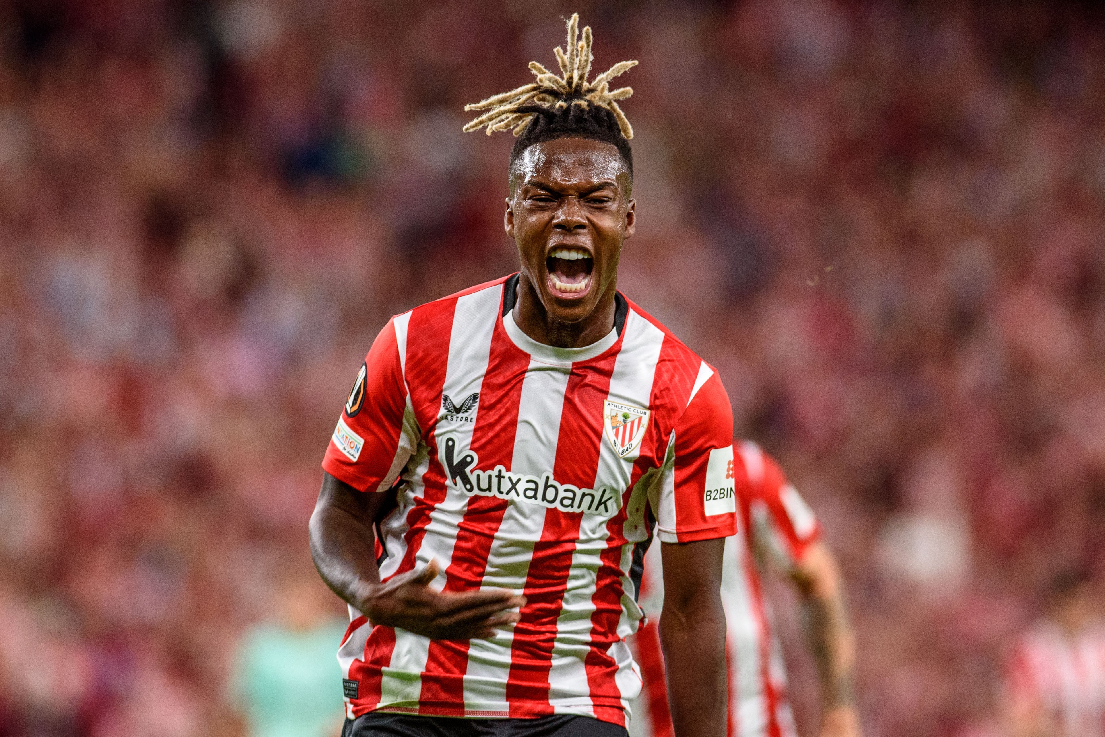 -FOTODELDÍA- BILBAO, 24/10/2024.- El delantero Nico Williams del Athletic Club de Bilbao celebra su gol ante el Slavia de Praga durante el partido de Liga Europa disputado este jueves en San Mamés. EFE/ Javier Zorrilla
