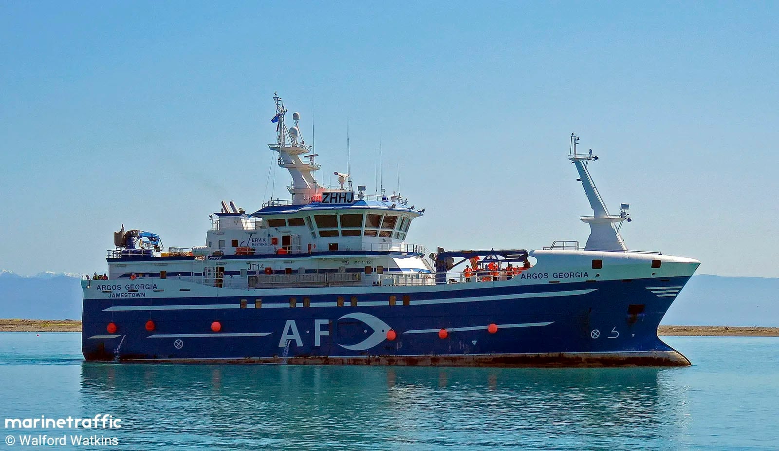 Vista del pesquero Argos Georgia, en el que iban 27 personas a bordo, entre ellos tripulantes gallegos