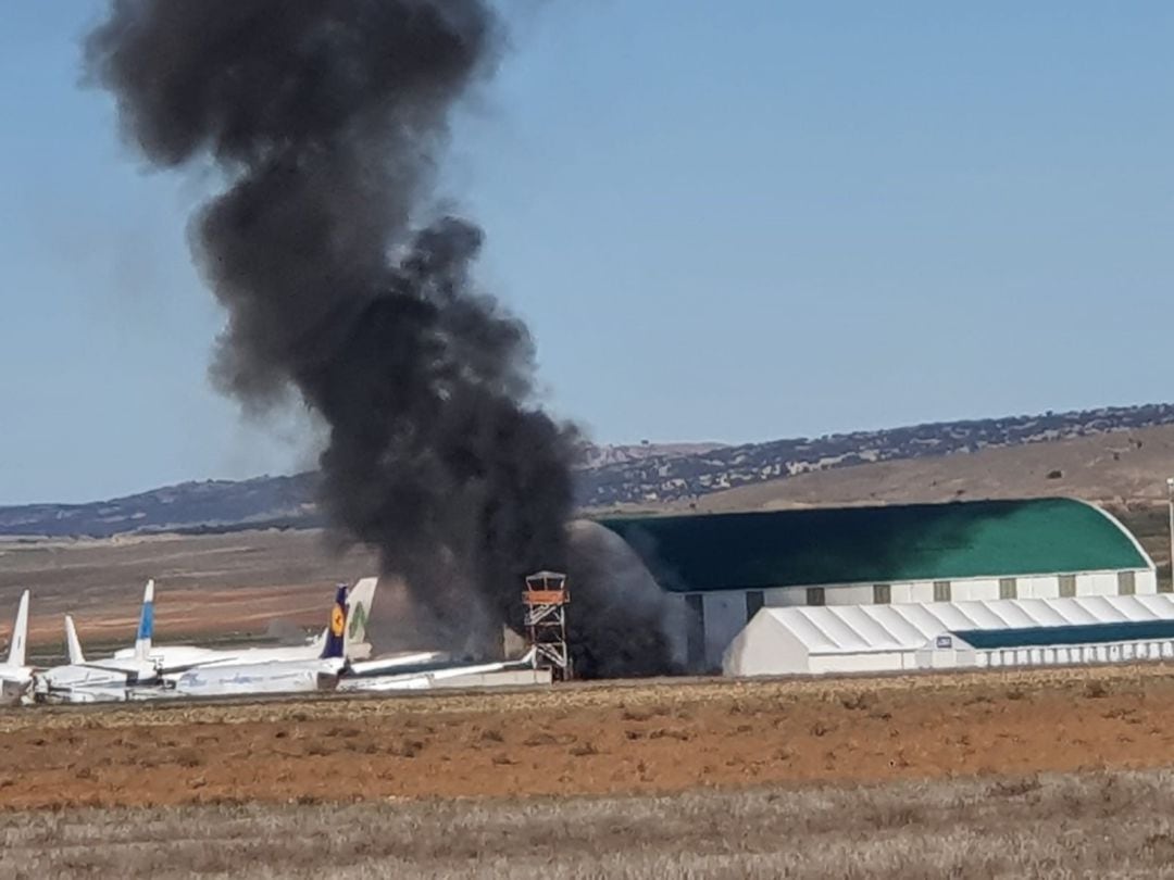 Controlado el incendio que se ha declarado en el aeropuerto de Teruel