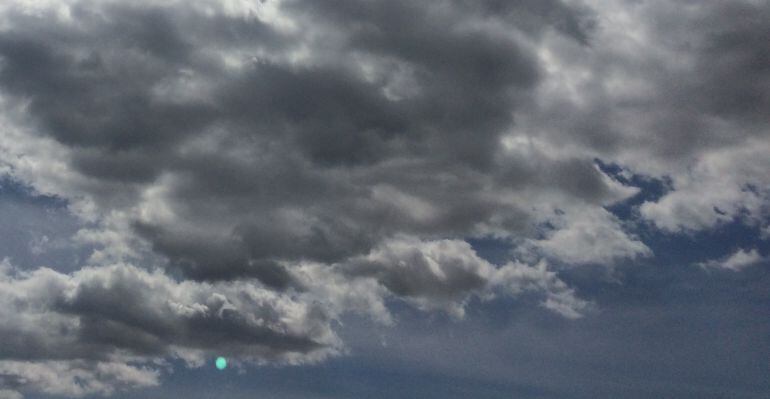 Hoy se prevén cielos con nubes y claros y no se descartan lluvias