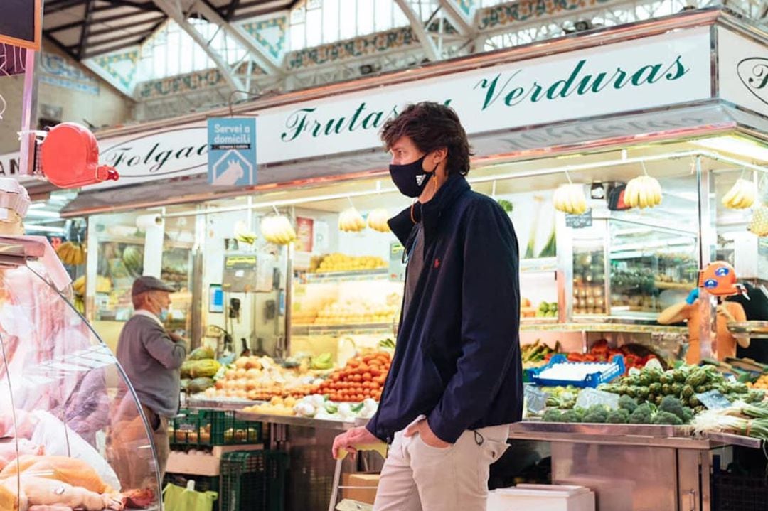 Clientes en el Mercado Central