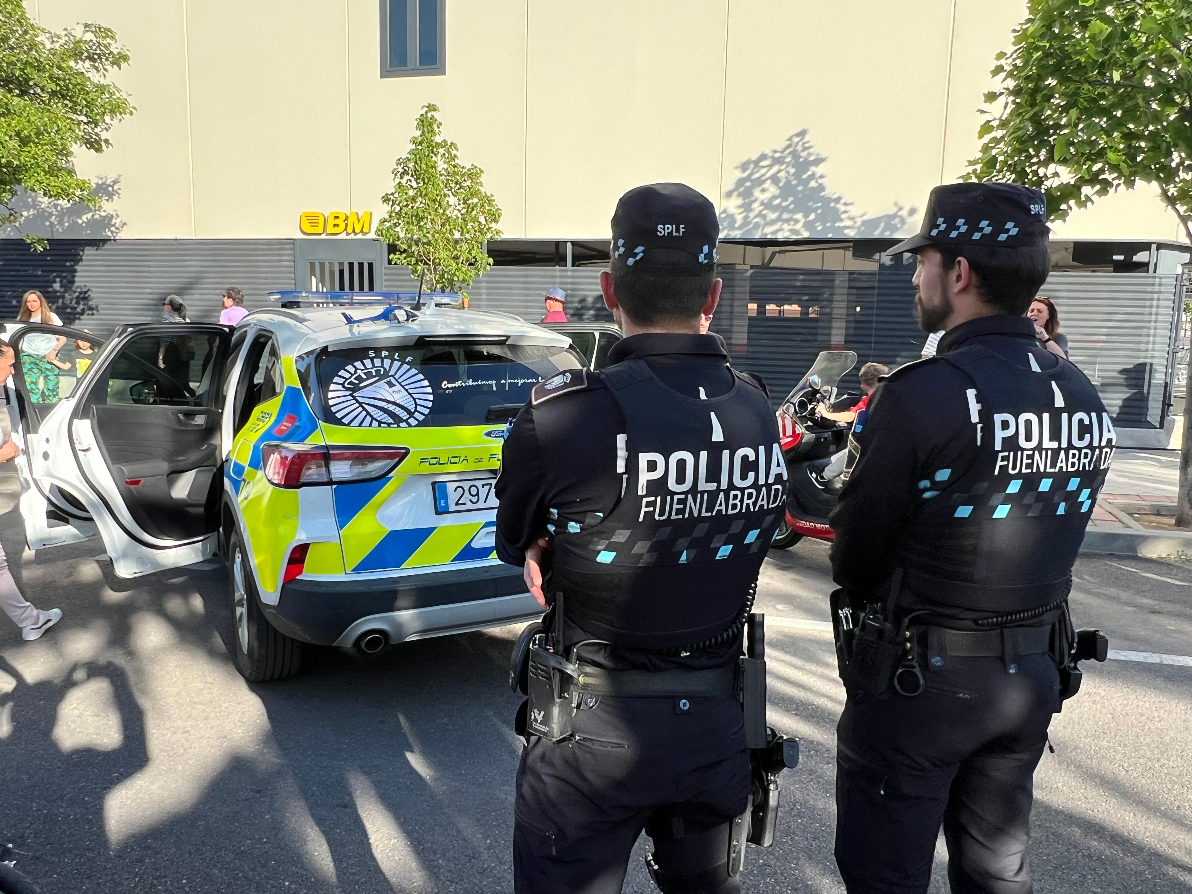 Dos agentes de la Policía Local de Fuenlabrada